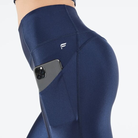 Fabletics Oasis Shine Legging & Leilani Zip Front Built In Bra Top - Picture 4 of 12